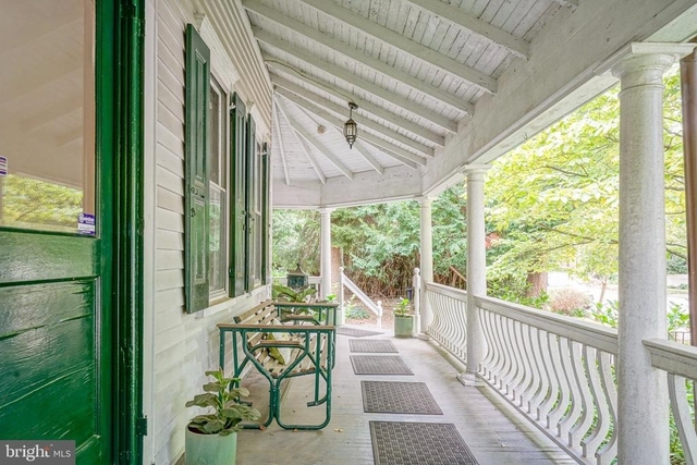 315 Chestnut Street - Photo 1