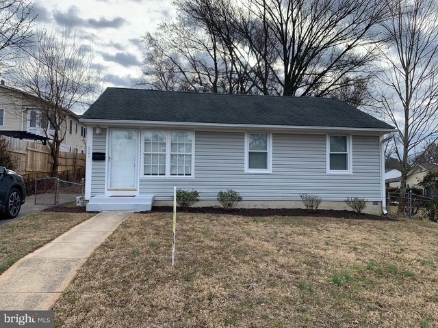 603 Pinewood Road - Photo 1