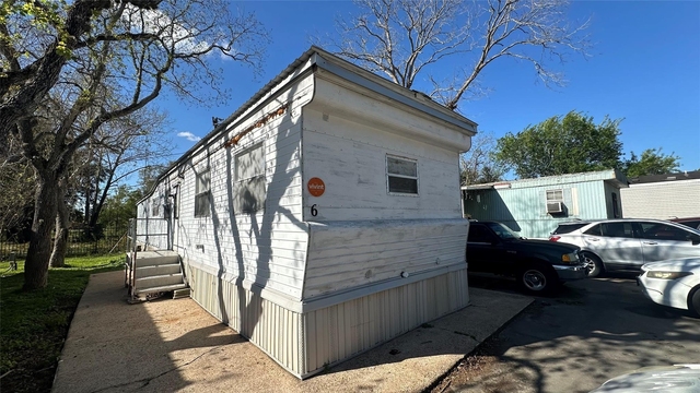 510 N Shirley Street - Photo 1