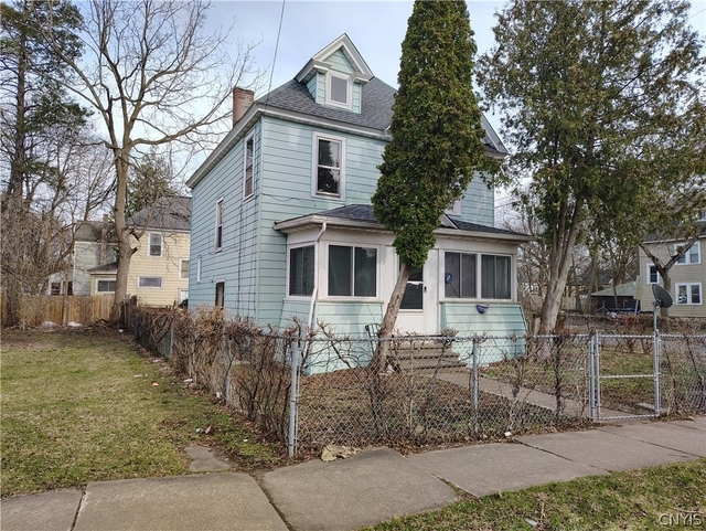2331 Midland Avenue - Photo 1