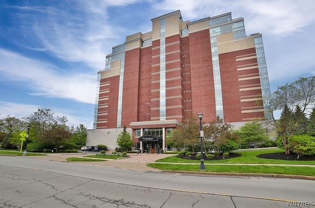 132 Lakefront Boulevard - Photo 1