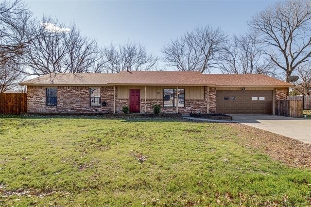 311 W Fern Street - Photo 1