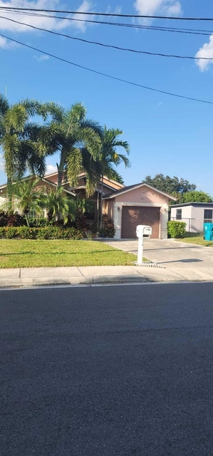 211 Ne 13th Avenue - Photo 1