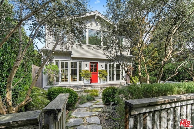 821 Nowita Place - Photo 1