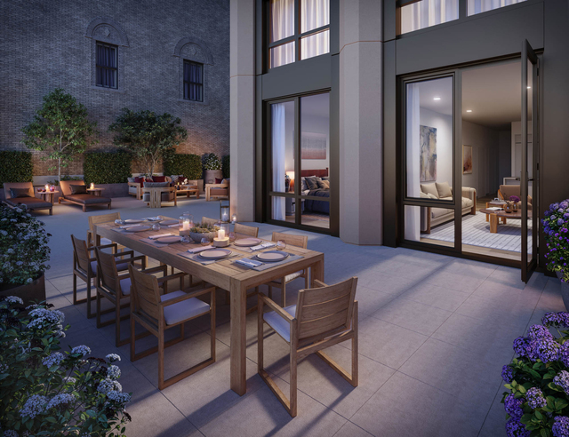 18 W 55th St - Photo 1