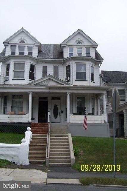 448 E Broad Street - Photo 1