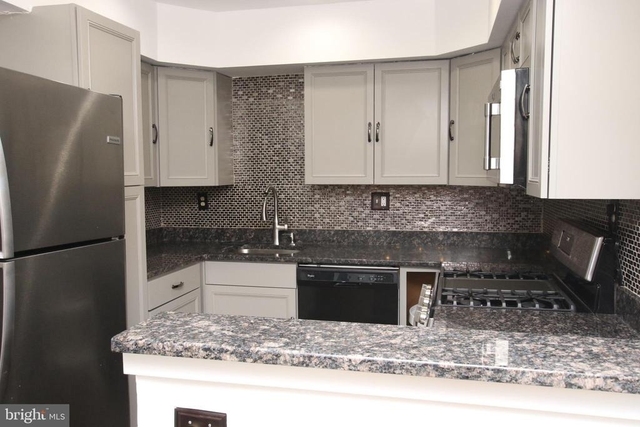 210 James Court - Photo 1