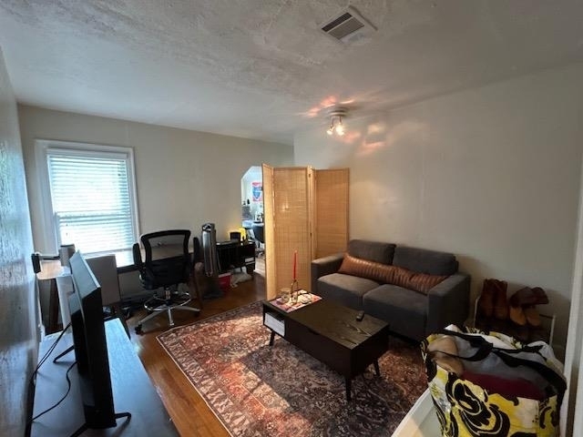 906 W 22nd St - Photo 1
