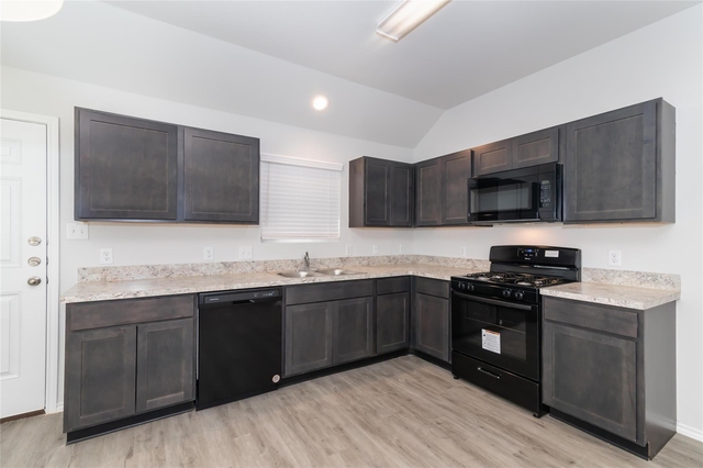 8526 Middleton Oaks Circle - Photo 1