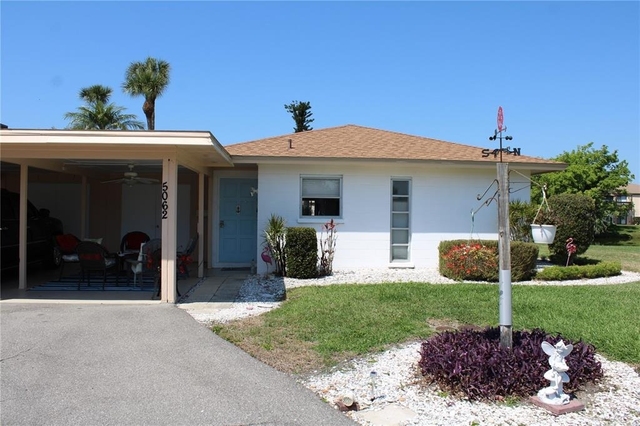 5062 Live Oak Circle - Photo 1