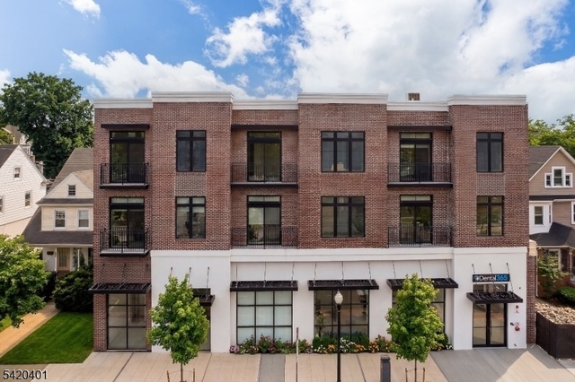 423 South Avenue West - Photo 1