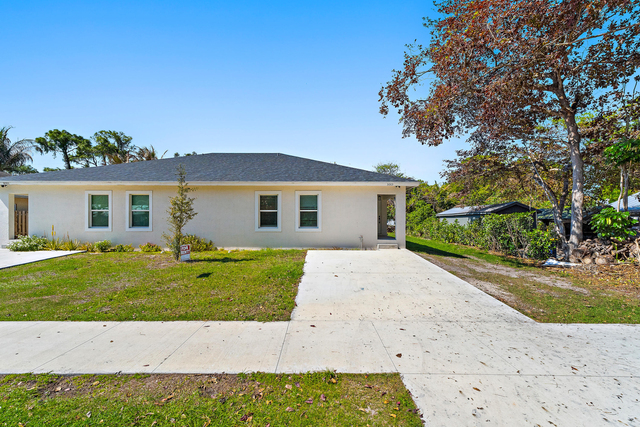 3003 Se Fairmont Street - Photo 1