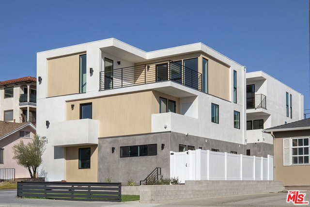 1432 W 9th Street - Photo 1