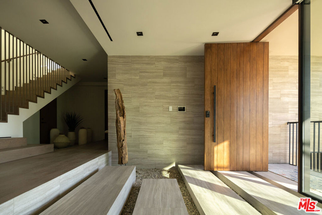 8777 W Hollywood Boulevard - Photo 1