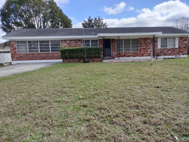 3246 Ne 7th Lane - Photo 1