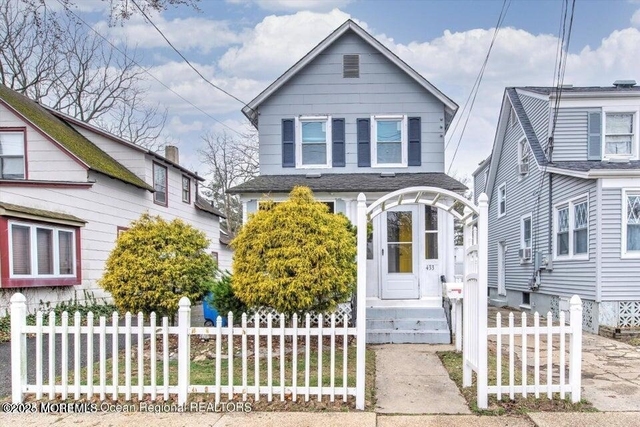433 Lincoln Avenue - Photo 1