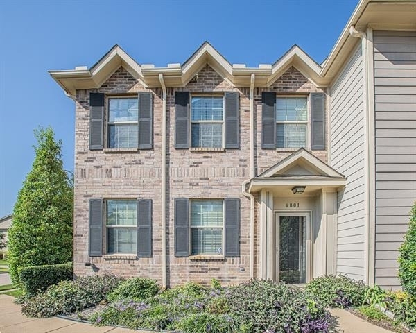 6801 Sandshell Boulevard - Photo 1