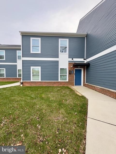 4909 Hamilton Avenue - Photo 1