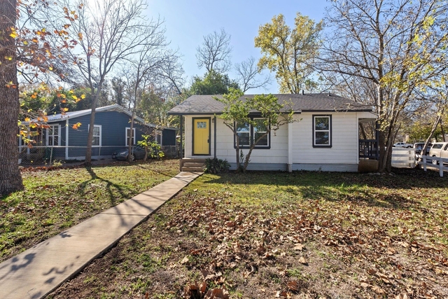 105 Riverside Dr - Photo 1