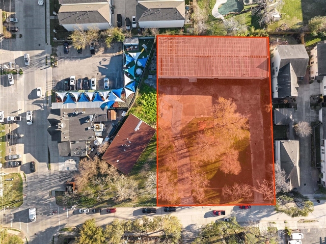 911 Fisher Street - Photo 1