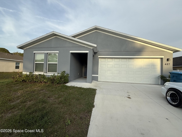 487 Wiltshire Avenue Sw - Photo 1