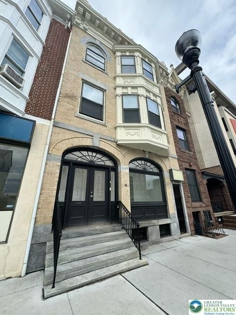 1119 W Hamilton Street - Photo 1