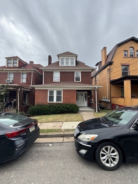 527 Halsey Ave - Photo 1
