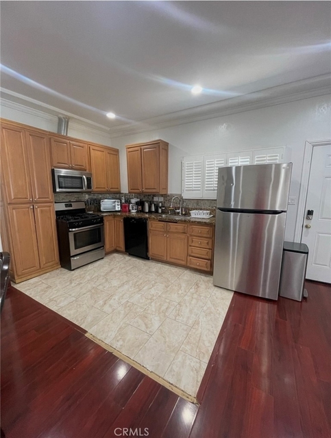 620 N Janss - Photo 1