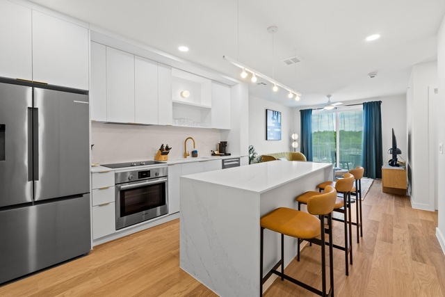 2323 S Lamar Blvd - Photo 1