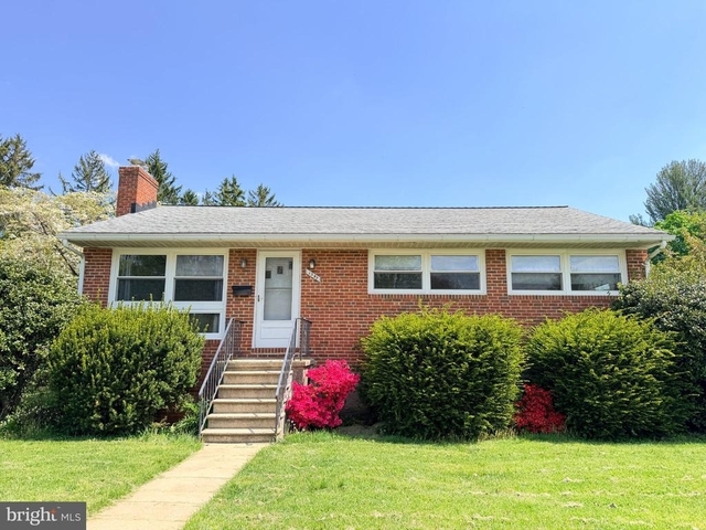 1307 Malbay Drive - Photo 1