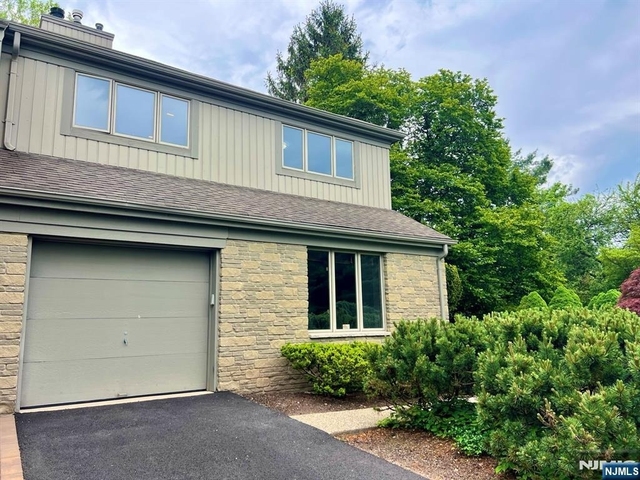 610 Glasmere - Photo 1