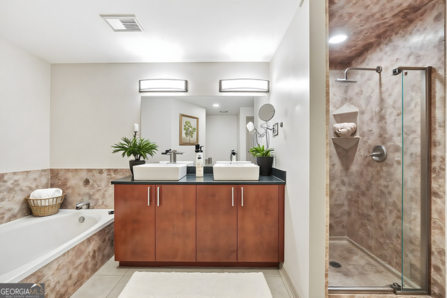 390 17th Street Nw - Photo 1