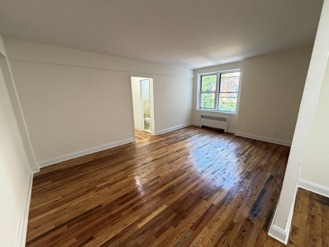 143-16 Barclay Avenue - Photo 1