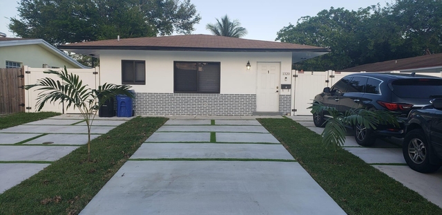 1320 Sw 34th Avenue - Photo 1