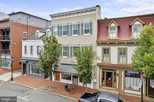 415 William - Photo 1