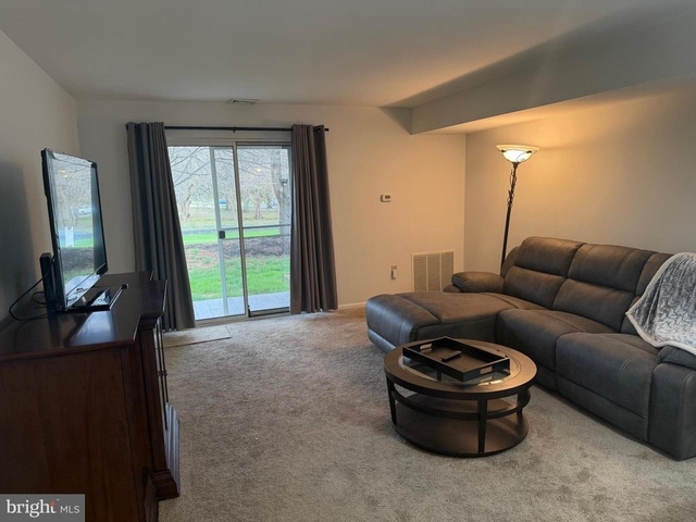 106 Pinewood Drive - Photo 1