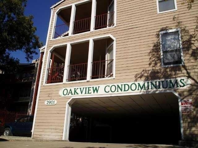 2901 San Jacinto Blvd - Photo 1