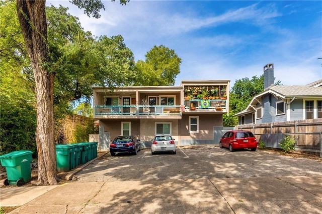 1106 W 22nd St - Photo 1
