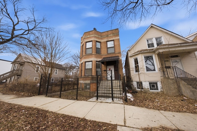 7242 S May Street - Photo 1