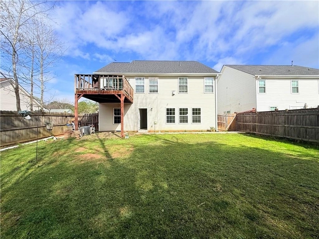 893 Hawthorn Lane - Photo 1
