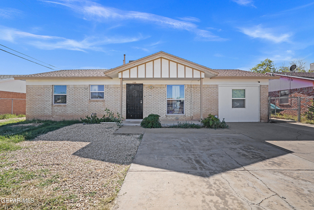 5516 Fairbanks Drive - Photo 1