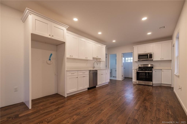 340 Pleasantview Avenue - Photo 1