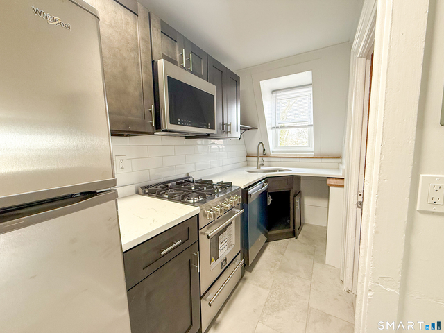 40 Franklin Street - Photo 1