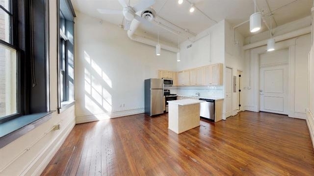 401 N Carroll Avenue - Photo 1