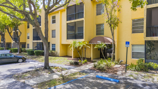 490 Nw 20th Street - Photo 1