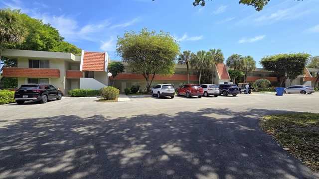 800 Cypress Boulevard - Photo 1