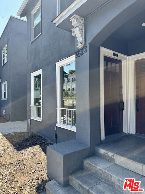 5528 Franklin Avenue - Photo 1