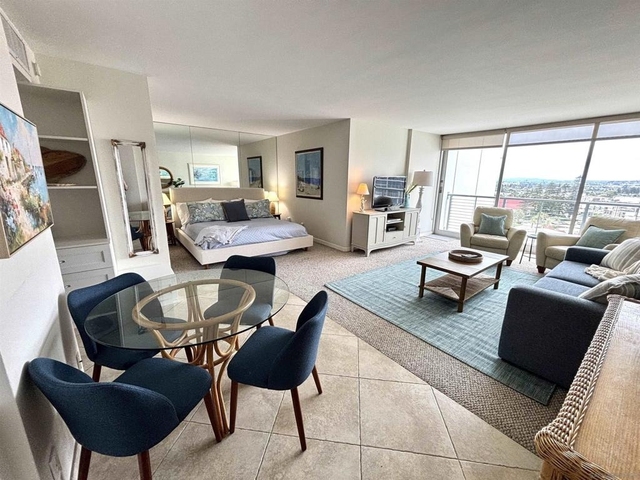 1720 Avenida Del Mundo - Photo 1