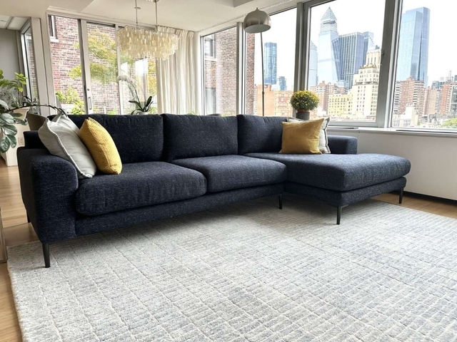 245 W 19th Street - Photo 1