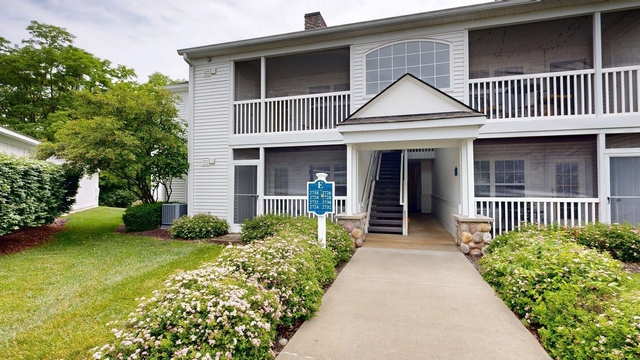 2718 S Knightsbridge Circle - Photo 1